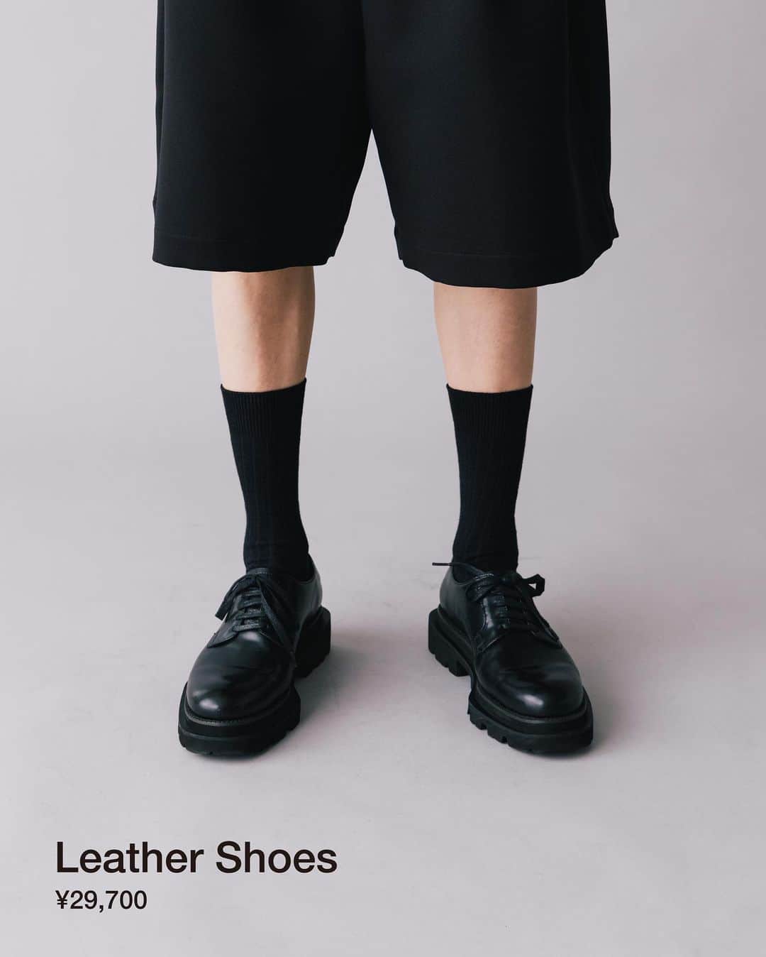 Lui's Lui's official instagramさんのインスタグラム写真 - (Lui's Lui's official instagramInstagram)「23SS shoes styling  @luis_official___   23SS 上品で高級感があるスタイリングに便利なshoesBEST5をピックアップしました。  同じショートパンツでも、シューズによって雰囲気を変えられます。  #ショーツ #ショートパンツ #ブラックコーデ #モードファッション #モードストリート」6月15日 21時26分 - luis_official___