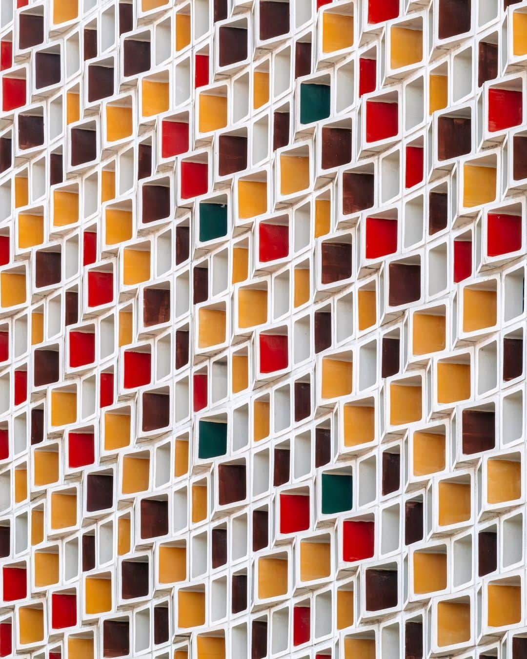 Nicanor Garcíaさんのインスタグラム写真 - (Nicanor GarcíaInstagram)「Playing with geometry : Jugando con la geometría #nicanorgarcia @travelarchitectures #InSearchOfIncredible  Entender la arquitectura con la mirada, ordenar lo fugaz... gracias #ASUS #ProArt por ayudarme a ello!  #CreateWithASUS @asus_es  Understanding architecture with your eyes, capturing the fleeting... thanks #ASUS #ProArt for helping me to do so!」6月15日 21時24分 - nicanorgarcia