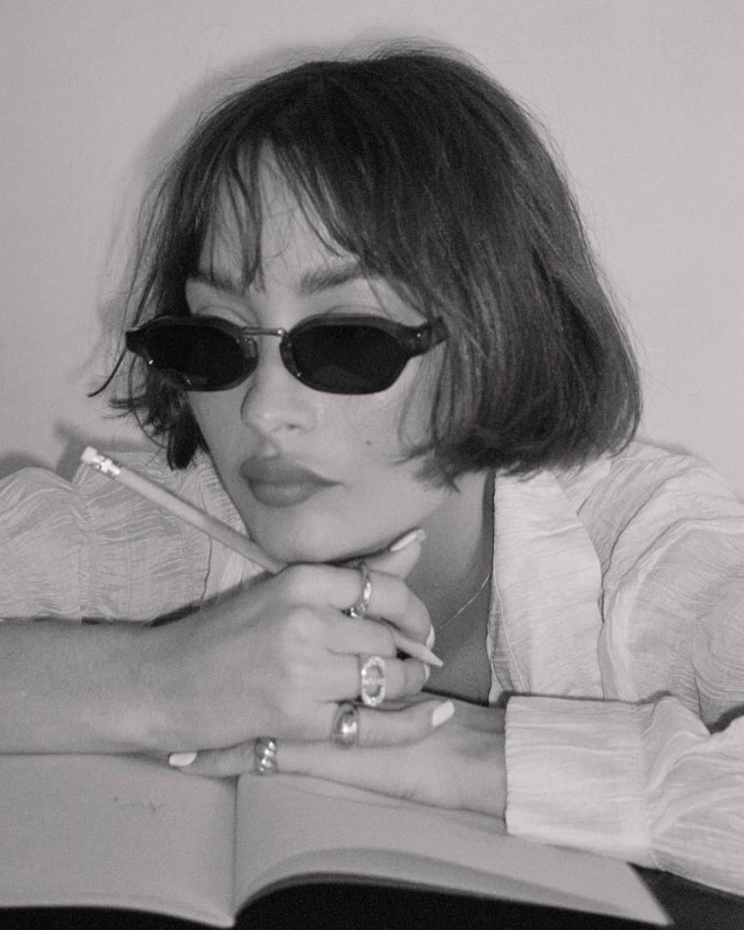 テイラー・ラシェのインスタグラム：「if you haven't had the chance yet, click link in bio @lu.goldie」