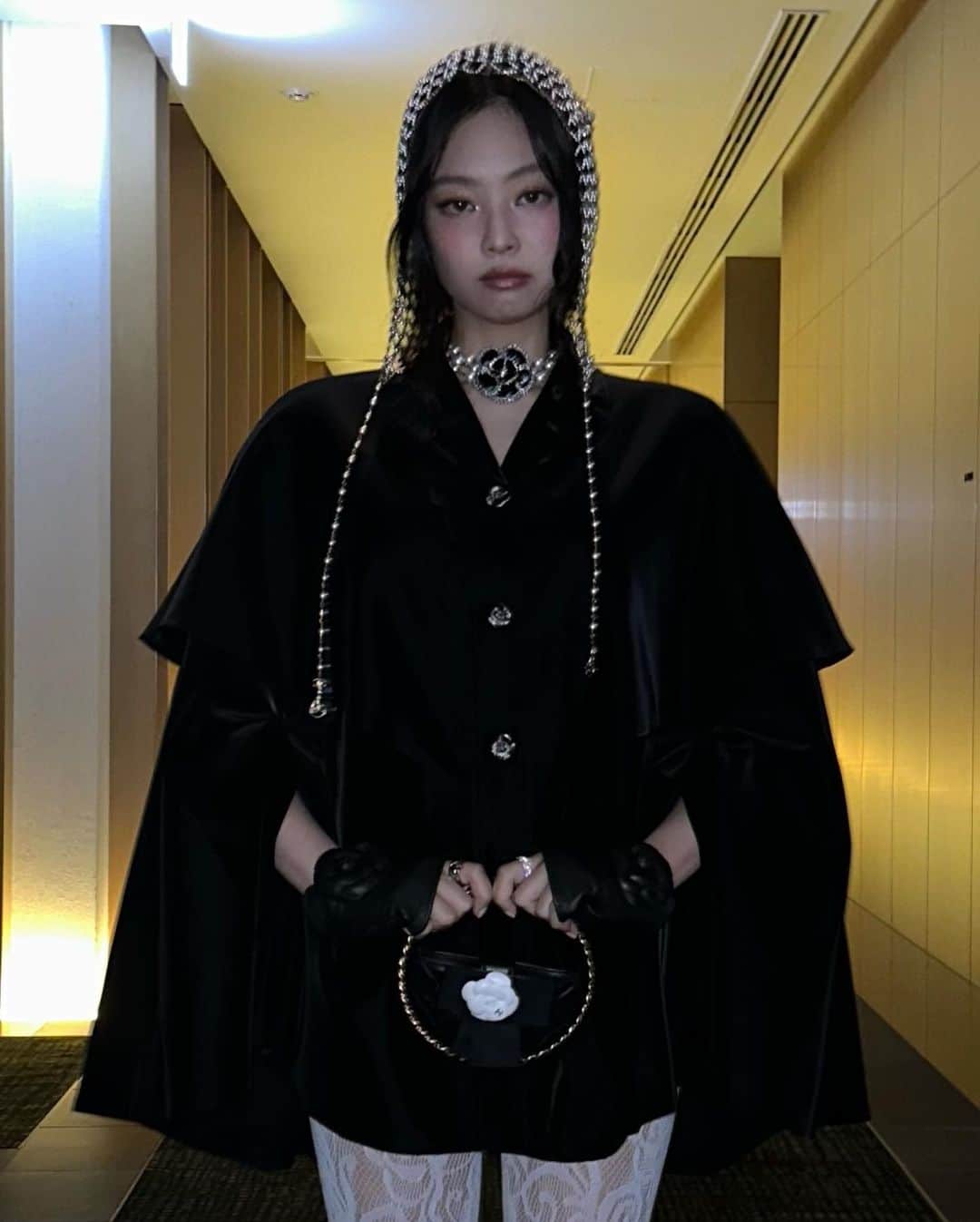 ジェニーのインスタグラム：「Tokyo with @chanelofficial for Métiers d’art show.」