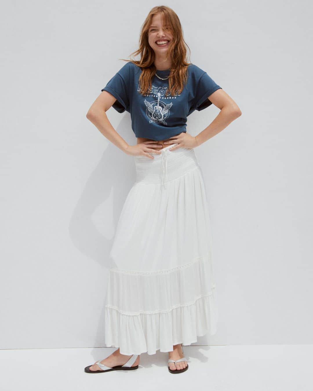 MANGOのインスタグラム：「Our new Teen collection is here! Go check it out now at mango.com  T-shirt: 57040779  Skirt: 57000959  Sandals: 47005926  #MangoTeen」