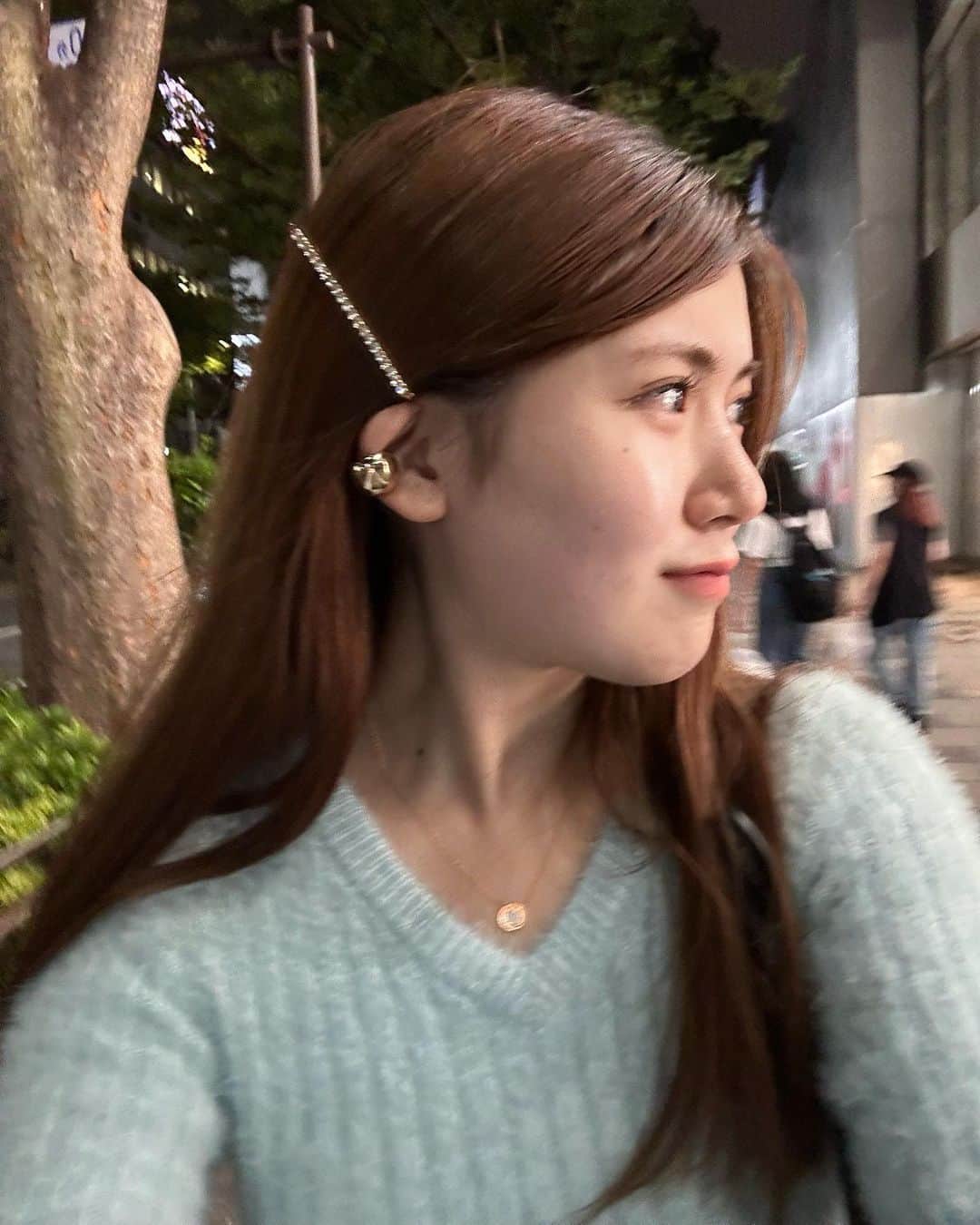 のインスタグラム：「帰りお金くずしたくてセブンでダイソーの除菌シート買った、笑。帰りは仲良く白い線踏んではいけないゲームしたヨ。」