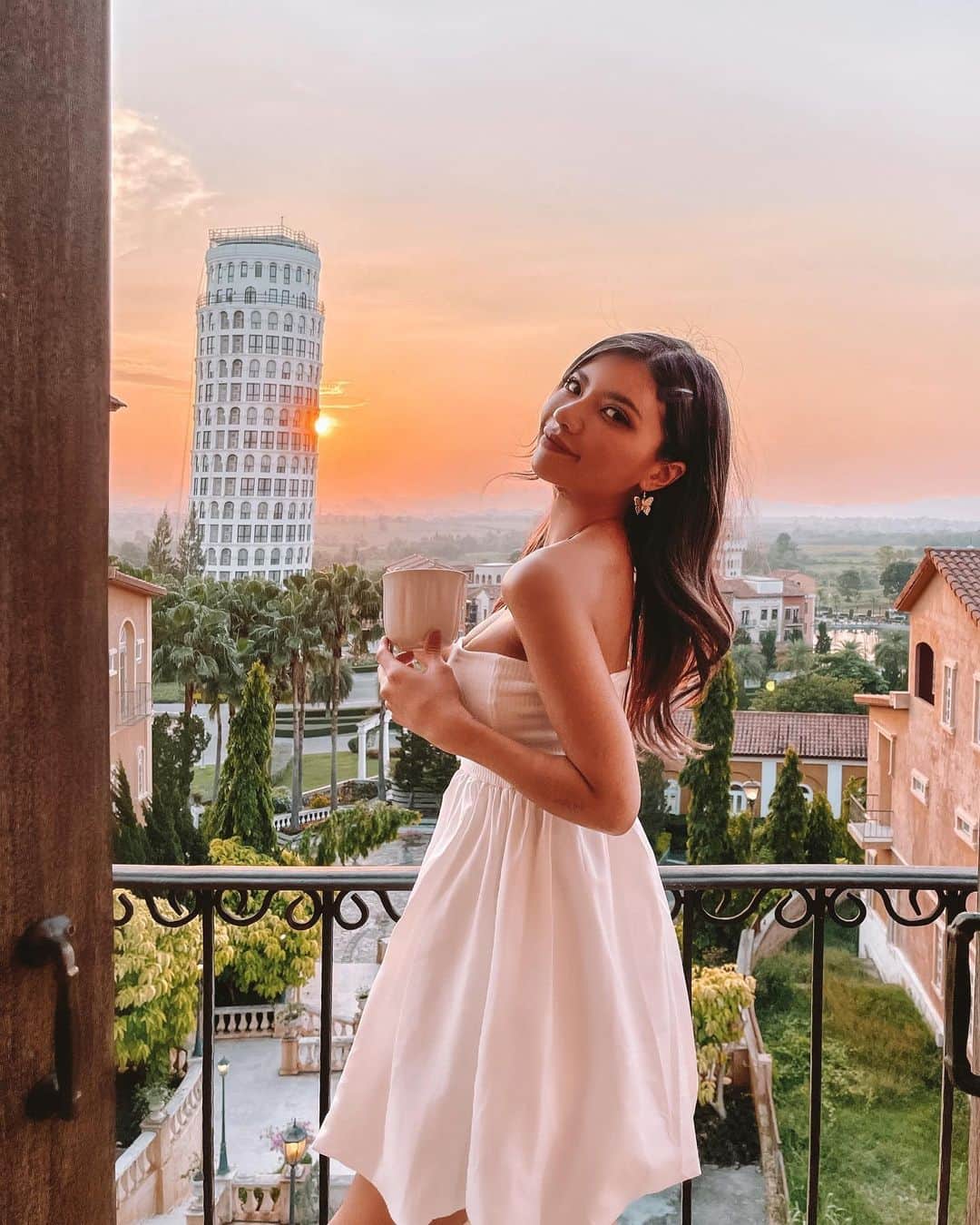 VIENNAのインスタグラム：「夕方派？朝派？」