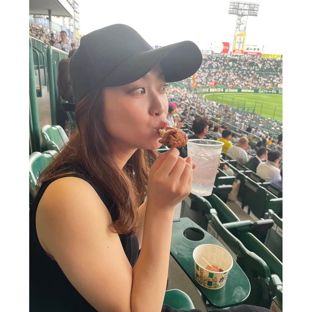 橋本和花子さんのインスタグラム写真 - (橋本和花子Instagram)「昨日は関西ダービーへ！ 日本シリーズでもこの対決が見られますように🐯🦬🔥 甲子園唐揚げ美味し過ぎる〜 最後の顔こわ〜」6月15日 22時20分 - wakako__hashimoto