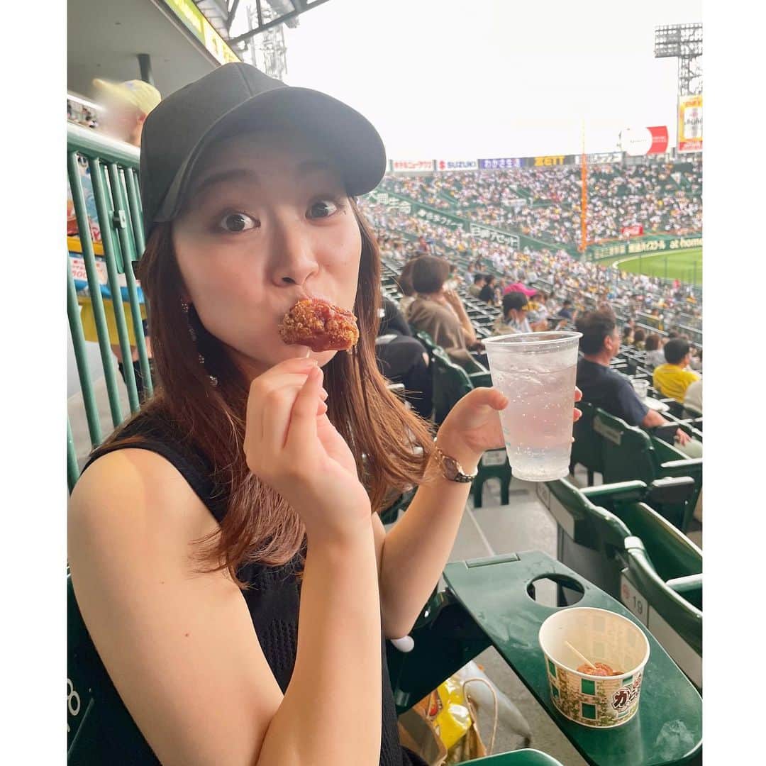 橋本和花子さんのインスタグラム写真 - (橋本和花子Instagram)「昨日は関西ダービーへ！ 日本シリーズでもこの対決が見られますように🐯🦬🔥 甲子園唐揚げ美味し過ぎる〜 最後の顔こわ〜」6月15日 22時20分 - wakako__hashimoto