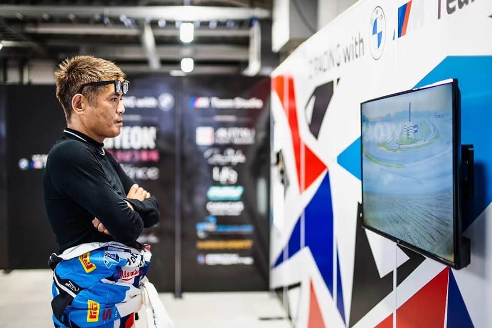 織戸学のインスタグラム：「Fuji Speedway  WORLD  GT Asia  @yzone.co.ltd.yz_racing  @bmwteamstudie  @bmwmmotorsport  @kano_masaki.02_04   @gtworldchallengeasia   #maxorido  #bmw #bmwm4」