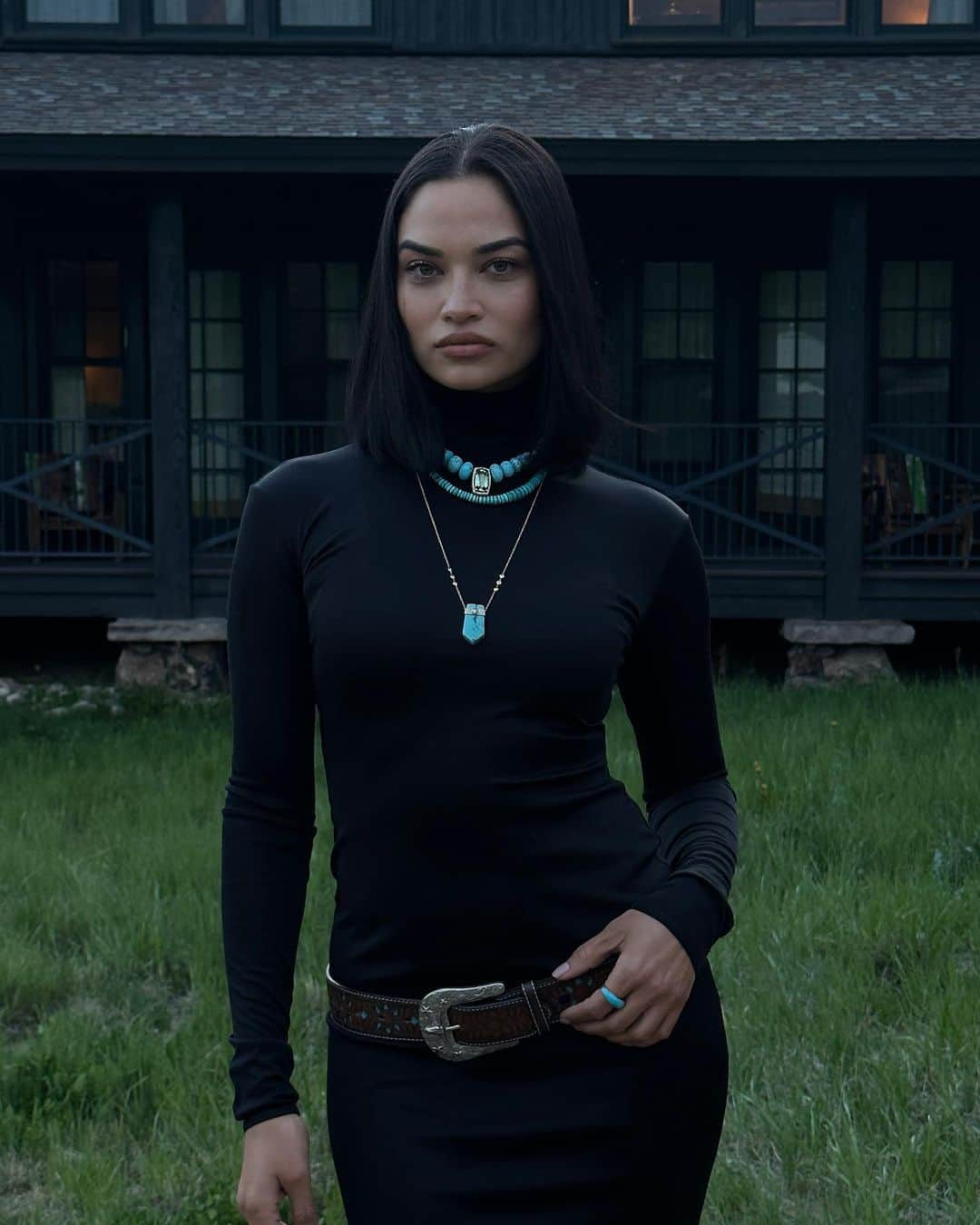 シャニーナ・シャイクのインスタグラム：「Jewelry appreciation post @jacquieaiche」