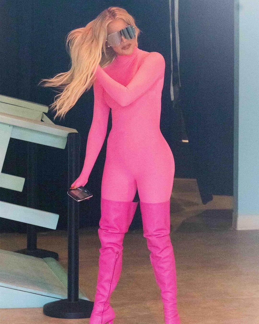 Just Jaredさんのインスタグラム写真 - (Just JaredInstagram)「Kim, Khloe and Kourtney Kardashian all channeled Barbie in hot pink looks while out this week. We've got more pics and details over at JustJared.com! #KimKardashian #KhloeKardashian #KourtneyKardashian Photos: Backgrid」6月16日 8時13分 - justjared