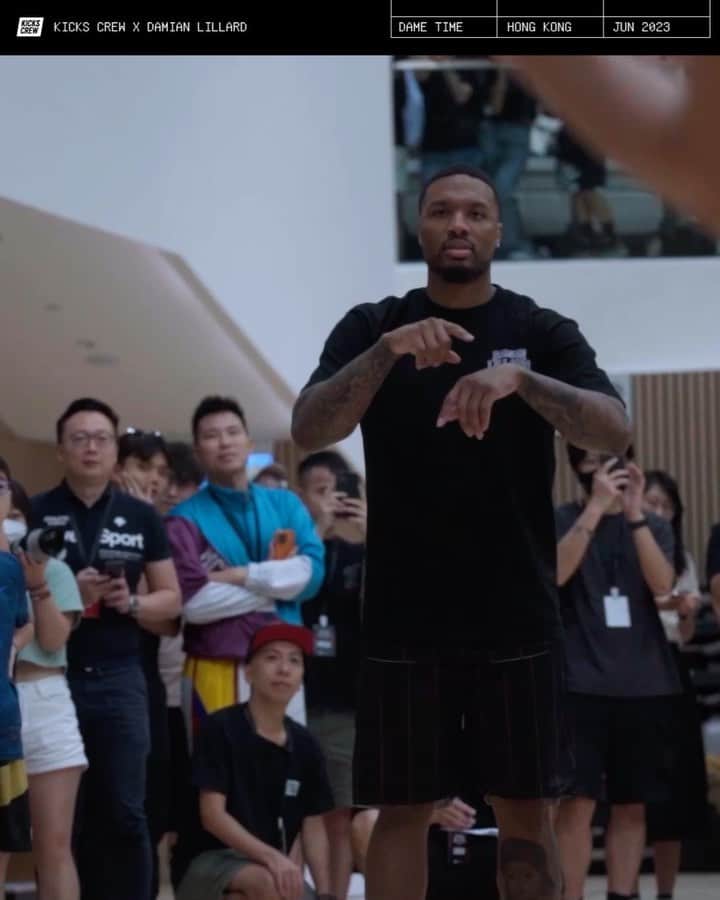 デイミアン・リラードのインスタグラム：「Closed out my tour of Hong Kong with @kickscrewcom and @kickscrewzh with a bang. You know I had to show em a little bit of what #DameTime is about lol. I never take for granted the opportunity to connect with young hoopers and fans of the game all over the world. 🏀❤️♾️」