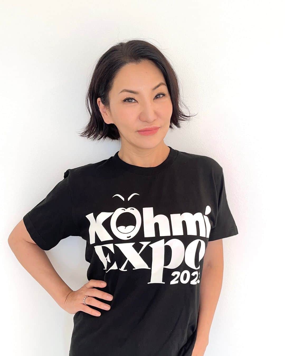 広瀬香美さんのインスタグラム写真 - (広瀬香美Instagram)「6月19日（月） 20:00 ✨🌐Kohmi EXPO🌐✨ グッズ販売開始 👕🪄🎭  いよいよ来週19日、Kohmi EXPOのグッズがオンラインストアで開始です。 また、Kohmi EXPO グッズの全ラインナップも発表！ どうぞお楽しみに。」6月16日 9時00分 - kohmi.hirose