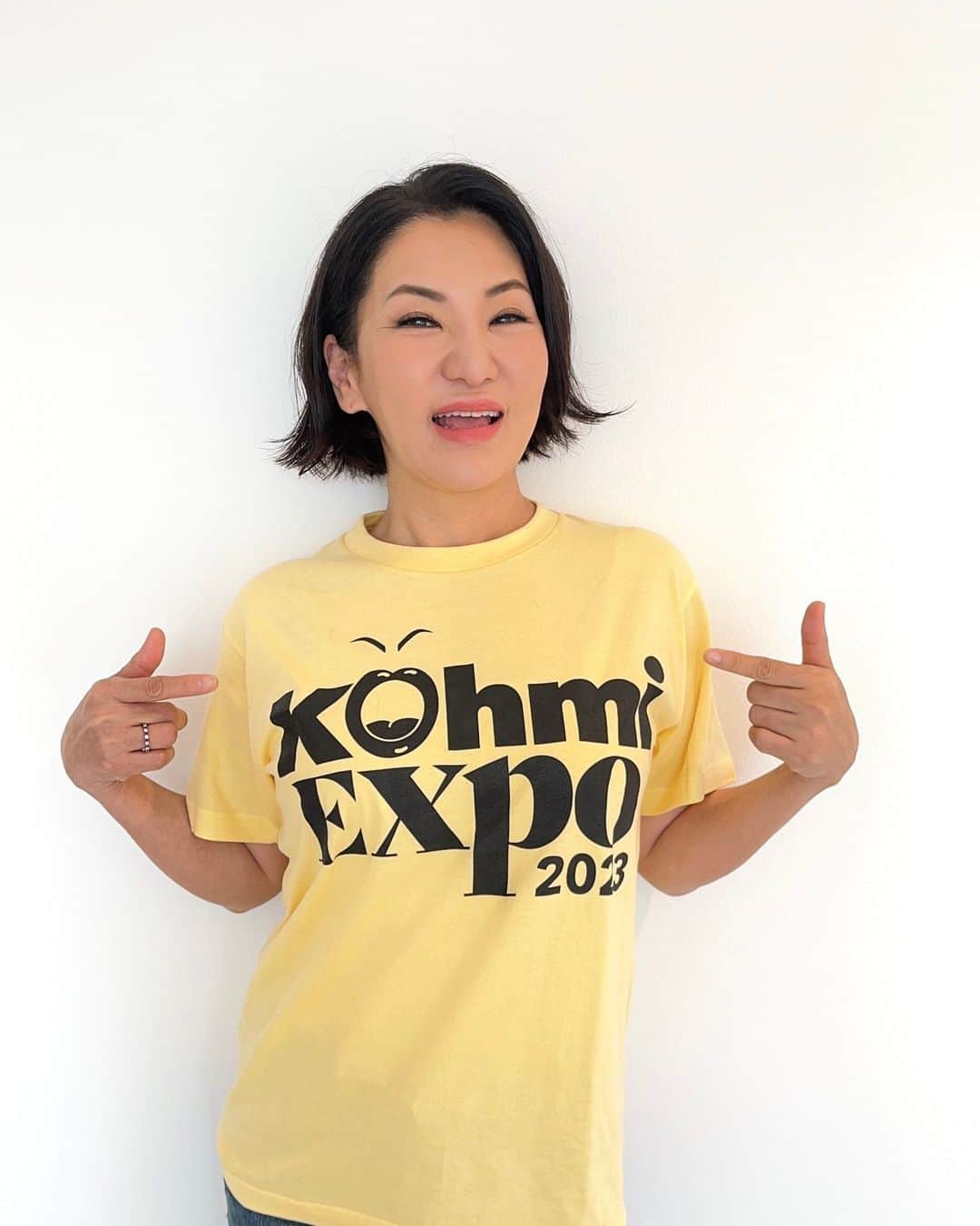 広瀬香美のインスタグラム：「6月19日（月） 20:00 ✨🌐Kohmi EXPO🌐✨ グッズ販売開始 👕🪄🎭  いよいよ来週19日、Kohmi EXPOのグッズがオンラインストアで開始です。 また、Kohmi EXPO グッズの全ラインナップも発表！ どうぞお楽しみに。」