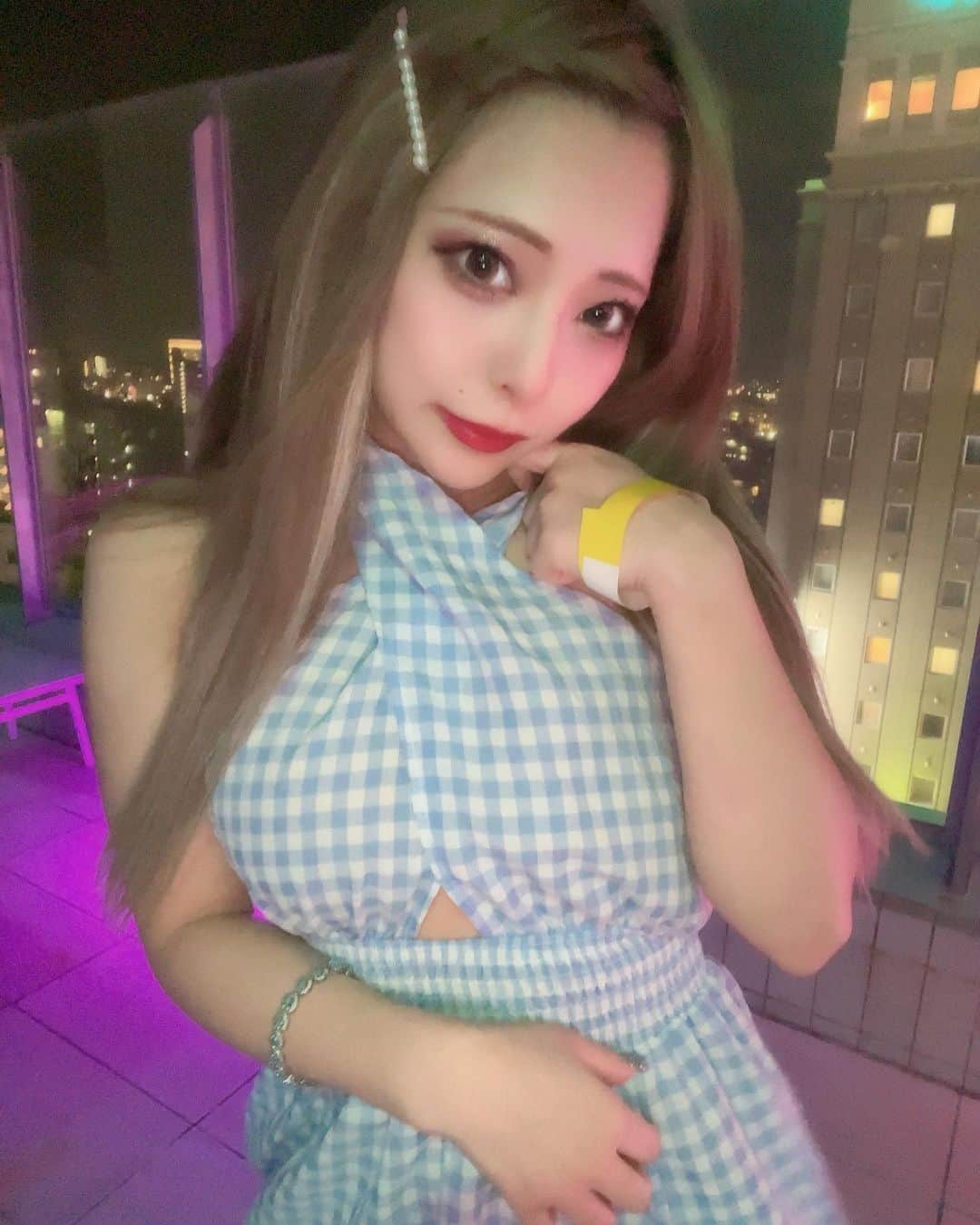 ありえのインスタグラム：「💙💖💙💖💙 : : : すやり ( ¯꒳​¯ )ᐝ  #バーレスク大阪 #バーレスク東京 #バーレスク大阪ありえ #北新地 #インスタ映え #ホスト  #韓国メイク  #童顔女子  #実物とは異なります  #コスプレ #バニー  #burlesqueosaka  #burlesquetokyo  #SnowMan」