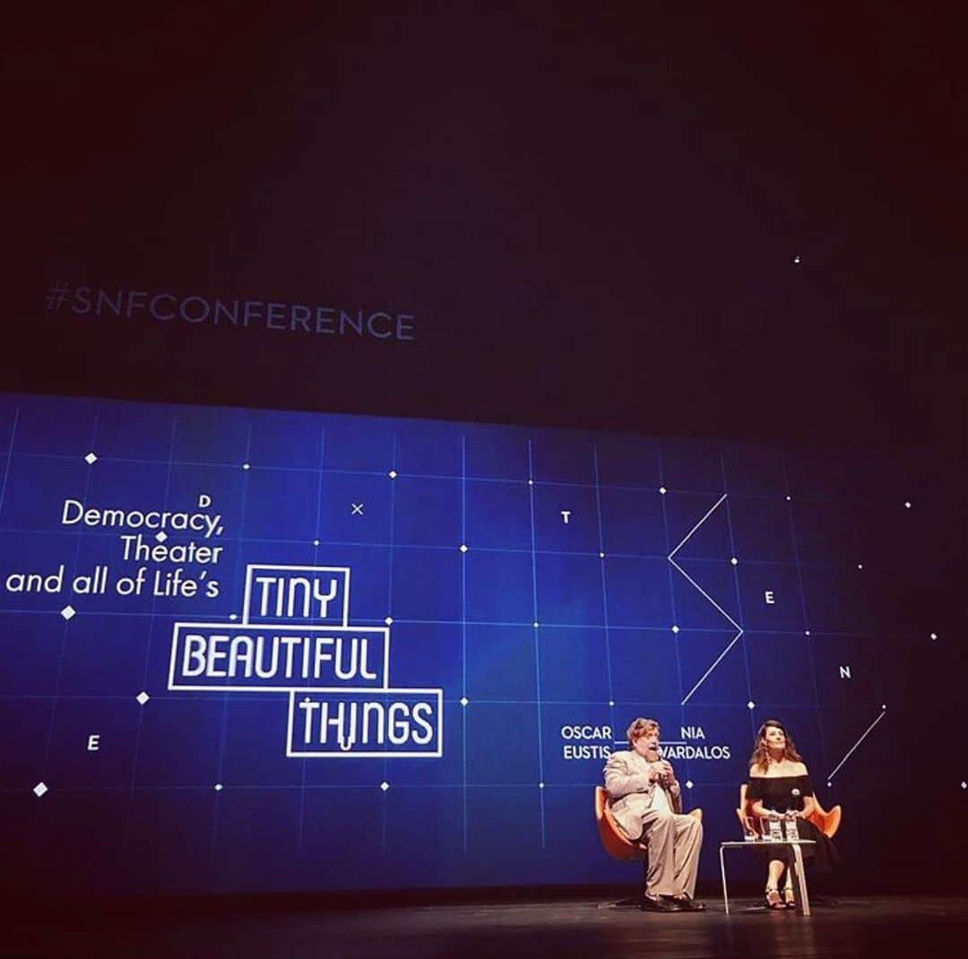 ニア・ヴァルダロスのインスタグラム：「It was an honor to present portions of my play #TinyBeautifulThings at the @snforg, pictured here in conversation with @oskareustis artistic director of @publictheaterny. And I am thrilled to be a guest at @snf again this year!! #athens #greece #conferenceonmentalhealth」