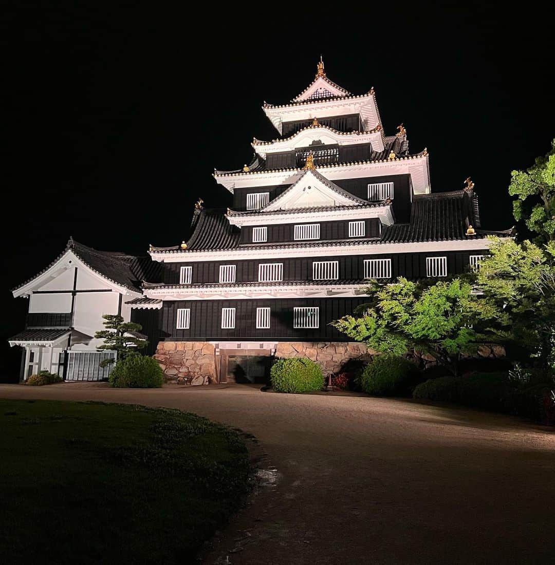相沢あいさんのインスタグラム写真 - (相沢あいInstagram)「岡山旅行。台風とクロスカウンターしたので、倉敷を見て岡山市を散歩。  観光客があまり行かなそうな飲食店を巡ると、街の空気がより掴みやすい。チャンポンが焼きそば麺とうどんのミックス炒めなのにはびっくりしたけど、美味しかった。そば飯も美味いもんな…。  あとドーミーイン岡山に、ドーミーインの中でもトップクラスに最高なサウナがあることを記しておきたい。 _  #旅行 #国内旅行 #旅行好き #旅行記 #旅行写真 #旅行日記 #旅行記録 #岡山 #岡山県 #岡山市 #岡山観光 #岡山旅行 #travel #travelphotography #travelgram #traveling #travelblogger #travelblog #travelphoto」6月16日 0時54分 - aizawaai