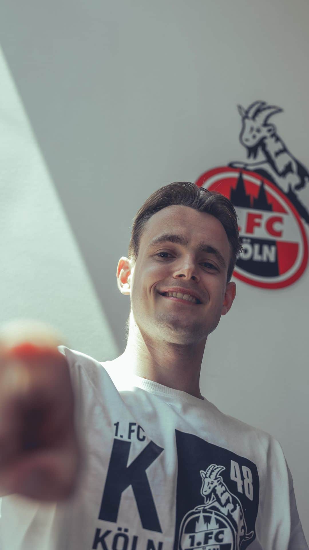 1.FCケルンのインスタグラム：「Hej, @jacobsvchristensen 🤙  Jacob Steen Christensen unterschreibt bis 2026 beim FC. Alle Informationen gibts über den Link in der Bio ☝️」