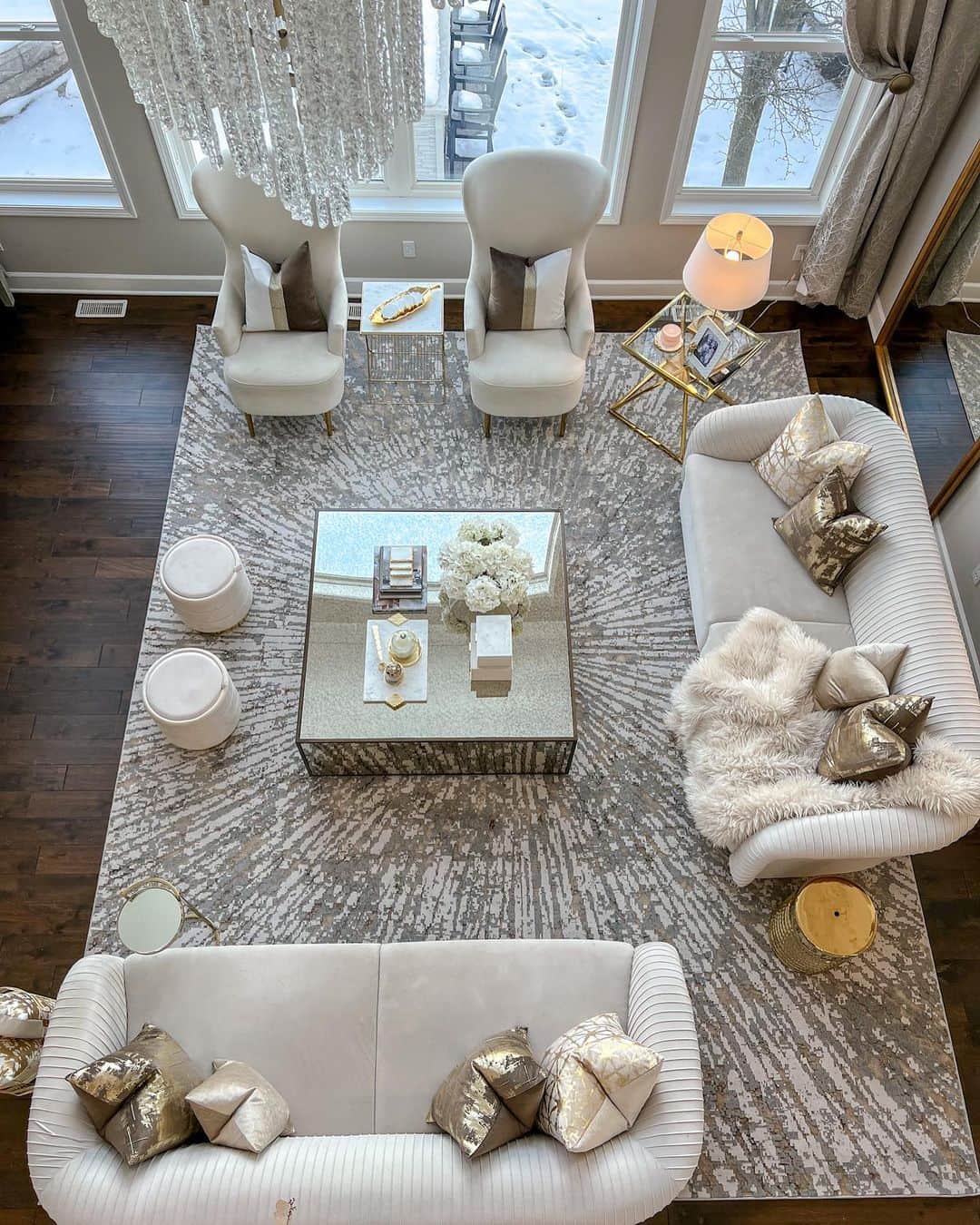 のインスタグラム：「Exciting news!⭐️ We just dropped a STUNNING new collection of gorgeous rugs at Overstock.com/Inspire-Me-Home-Decor ✨ Start creating the home of your dreams today, and shop our unique, new rug line today!」