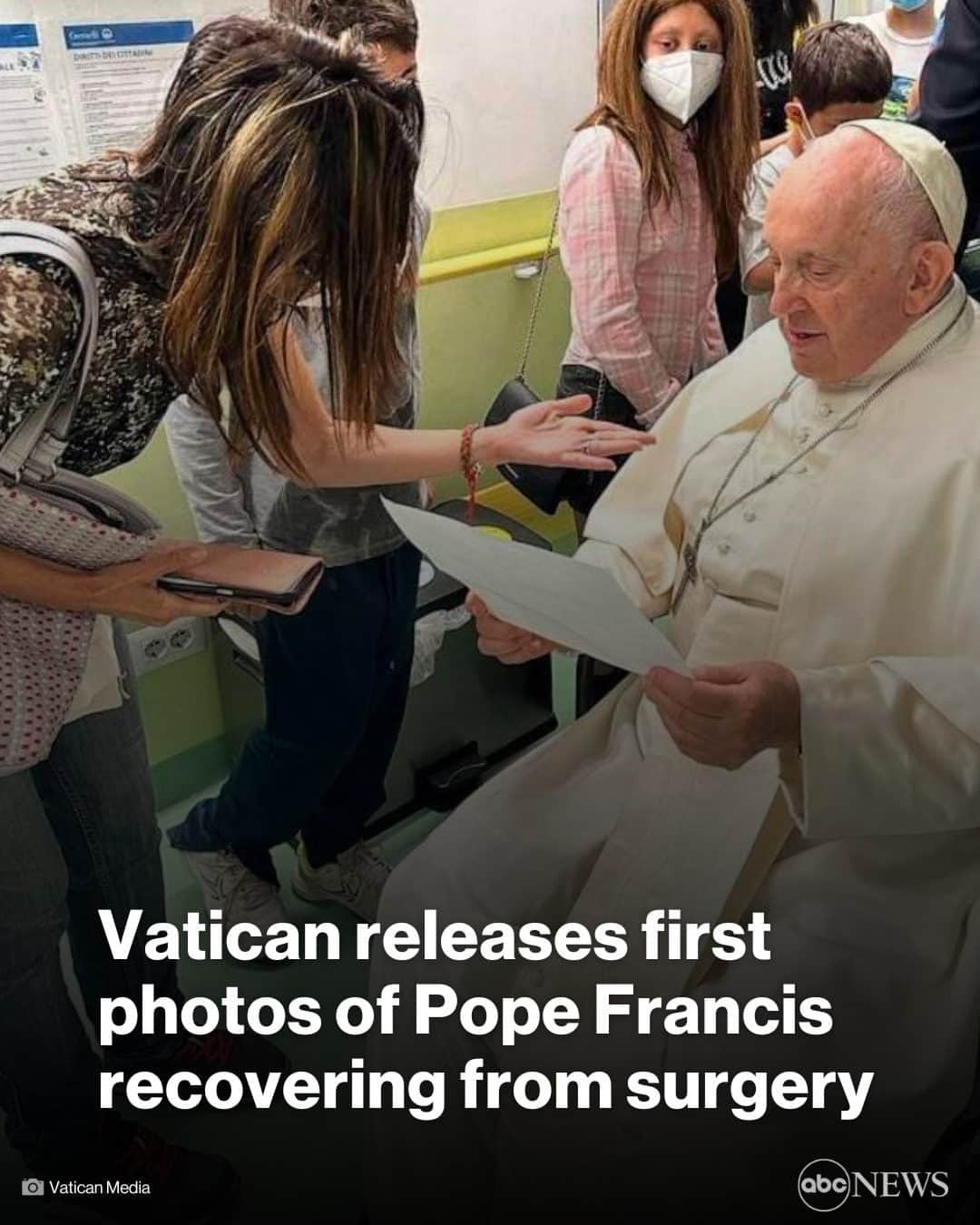 ABC Newsさんのインスタグラム写真 - (ABC NewsInstagram)「The Vatican press office released photos on Thursday of Pope Francis recovering after undergoing intestinal surgery. MORE AT LINK IN BIO. #NEWS #POPEFRANCIS #VATICAN #RELIGION #CATHOLICISM #POPE」6月16日 1時01分 - abcnews