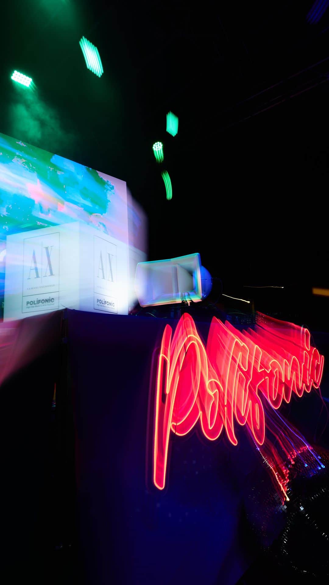 のインスタグラム：「Dancing through the night    Vibes at  @polifonic_  Milan」