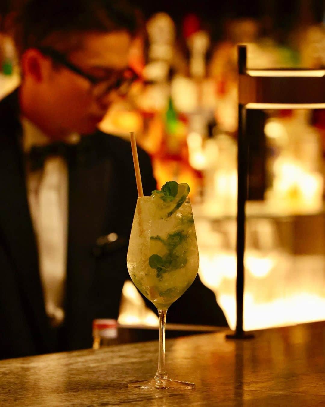 InterContinental Tokyo Bayさんのインスタグラム写真 - (InterContinental Tokyo BayInstagram)「. ハドソンラウンジでは、バラエティに富んだカクテルをご用意🍸  6月下旬までフレッシュなメロンを使ったカクテルとモクテルを提供中です🍈 バーテンダー自ら手掛けた、メロンのヘタをモチーフにした飴細工をガニッシュに添えた「メロン デュ エトワール」は、ブランデーをベースにバニラアイスクリームを加え、デザート感覚でお楽しみいただけます。  さっぱりとした喉越しのモヒートは、米国産イエローコーン100%を丁寧に蒸留と濾過を繰り返して作られたウォッカ『ウェスタンサン』を使い、6種のフレーバーをラインナップしております。  Special thanks @cluelmagazine  #intercontinentaltokyobay  #intercontinental  #intercontinentallife #インターコンチネンタル東京ベイ  #ホテルインターコンチネンタル東京ベイ #hudsonlounge #ambar  #ハドソンラウンジ  #アンバー #ホテルバー #bar #バー #カクテル #モクテル #メロン #カクテル好き  #ホテルバー  #cocktails  #ミクソロジー  #ミクソロジーカクテル #フローズンカクテル #モヒート #ウェスタンサン #グルテンフリー #グルテンフリーウォッカ #westernsonvodka #mojito #モヒート好き  #tokyobar」6月16日 1時39分 - intercontitokyobay