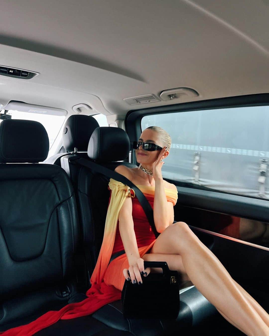 キャロライン・ダウルさんのインスタグラム写真 - (キャロライン・ダウルInstagram)「Anzeige // Ciao Firenze 🇮🇹 had the pleasure of spending the day with @ferragamo witnessing exquisite craftsmanship」6月16日 1時44分 - carodaur