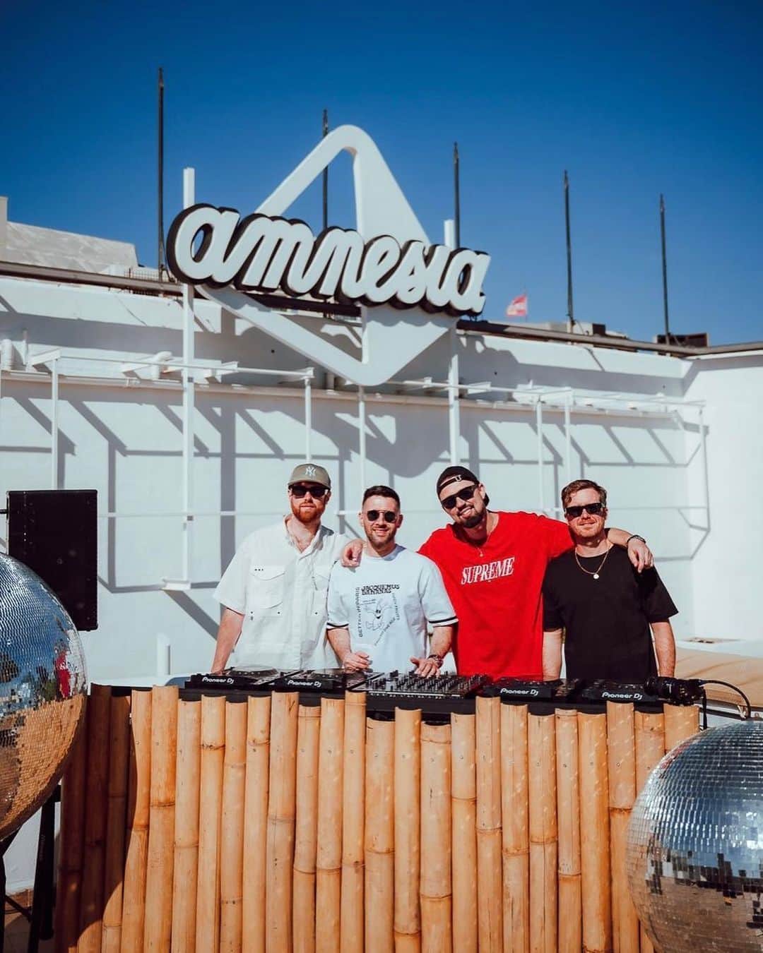 Gorgon Cityのインスタグラム：「4-days until our season starts in Ibiza at @amnesiaibiza!  Head over to DJ Mag on YouTube for our B2B2B with @sonnyfodera @dannyhowarddj 🚀   Youtube link, final tickets + VIP tables via link in bio. See you on the terrace 💛」