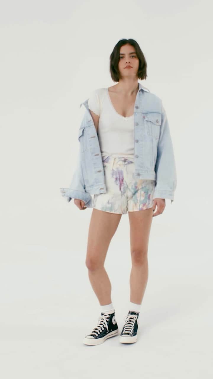 Levi’sのインスタグラム：「A hypernatural, art school fantasy come true.🎨 Introducing our new watercolor denim, tops and accessories.   Shop and learn more via link in bio and stories.」
