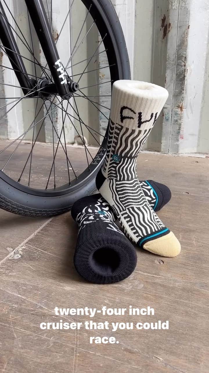 Stanceのインスタグラム：「Stay the course… 🚲️🧦🔥⁠ ⁠ For those in the know, Robbie Morales and his Cult imprint are synonymous with core BMX. As longtime fans, we’re proud to be partnering with the crew on a hyper-limited collection featuring a special edition 24” Stance bike and mix-matched collab sock. ⁠ ⁠ We sat down with Cult leader Robbie Morales for a quick Q&A about our recent collaboration in our link in bio. 🔗  #stancesocks #stitcheddifferent #cultcrew」