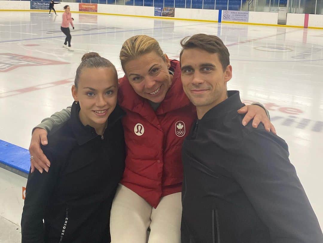 Martin Bidařさんのインスタグラム写真 - (Martin BidařInstagram)「Having a great time in Canada🇨🇦❤️  Thanks @juliemarcotte23 for SP choreography🔥🤩  #canada #czechteam #choreography」6月16日 2時50分 - martinbidar13