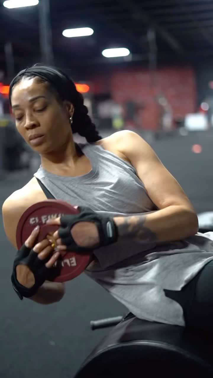 のインスタグラム：「I Didn’t Come This Far to Only Come This Far   @mimifaust    Trainer: @aesthetic_eng   Follow @ae_supplements  Our Best Seller Cut 24/7 Fat Burner is available  Click the 🔗 link in my bio 🔗   #trainhard #workout #atlantattrainer #fitcouple #fitness #transformation #aestheticeng #bodybuilding #Aestheticeng #followyourpassion #crushgoals #lovewhatIDo #giveyouralleveryday #nutrition #mealprep #muscle  I do not own the rights to this music   I do not own the rights to this song」