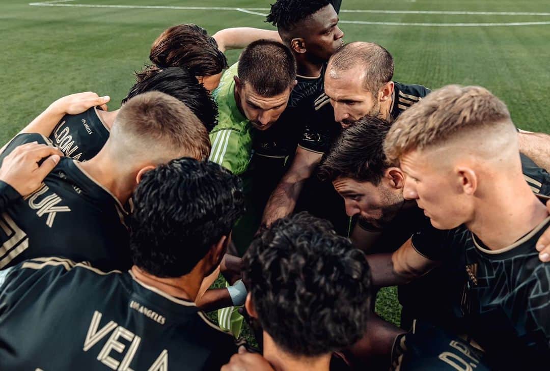 のインスタグラム：「United we stand! 💪」