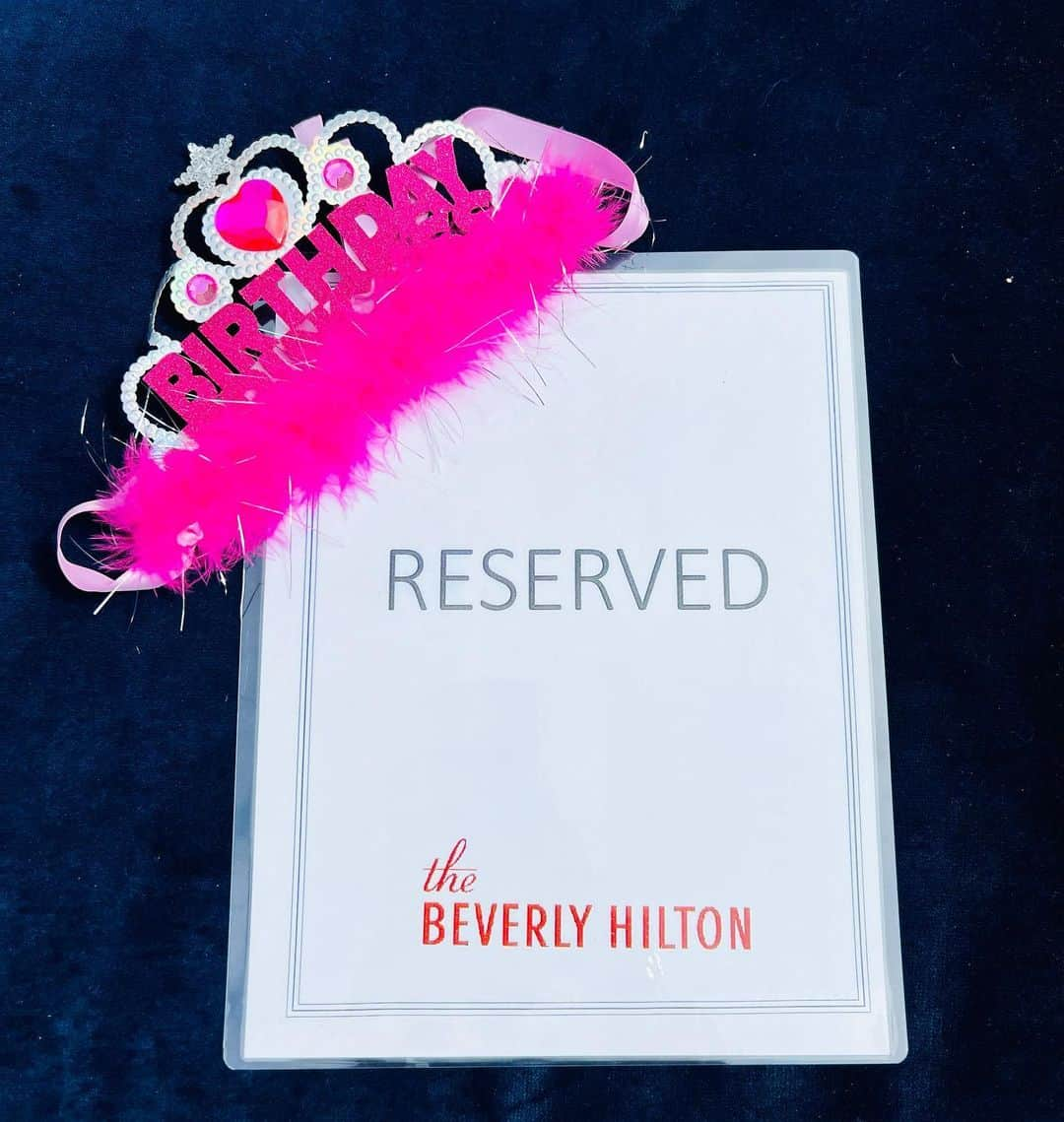 トリ・スペリングさんのインスタグラム写真 - (トリ・スペリングInstagram)「Back to my zip code… @beverlyhilton hotel has been such a huge part of my life. Went there with my family growing up and now I’m lucky enough to be able to take my own family. #beverlyhitonhotel gave us the most wonderful experience for @stella_mcdermott08 15th birthday. Penthouse suite, cabanas, cakes, the works. Tbh it was hard to leave 😂. Family time is the best time and @beverlyhilton you continue to always make us feel like true family. We love you! xoxo #90210」6月16日 3時09分 - torispelling