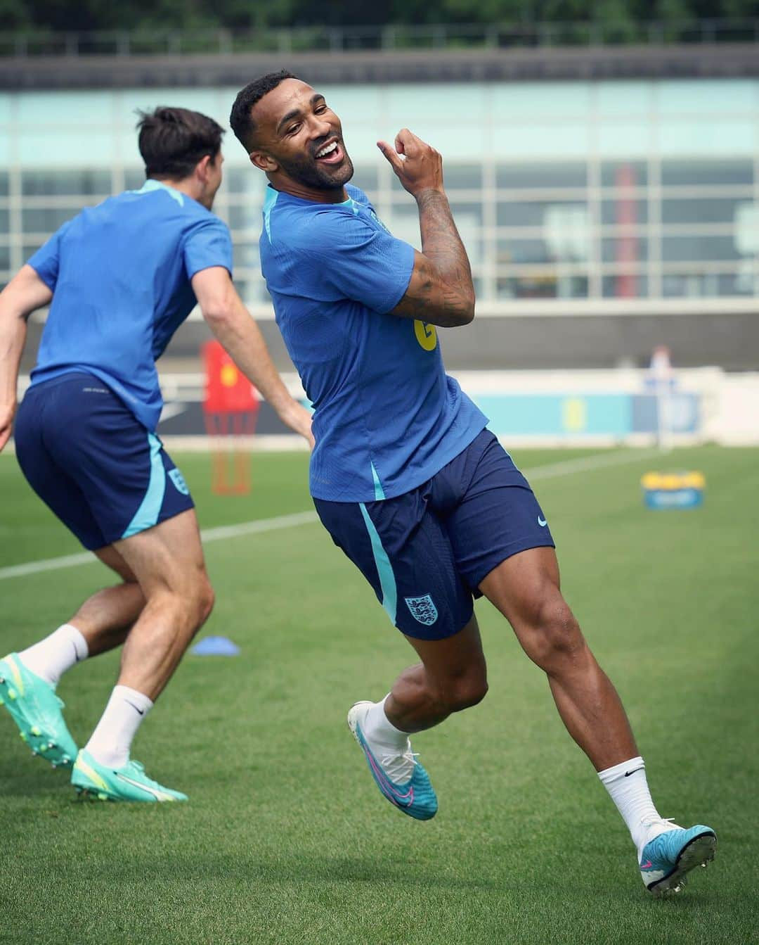 カラム・ウィルソンさんのインスタグラム写真 - (カラム・ウィルソンInstagram)「Good week training with the lads! 😁🏴󠁧󠁢󠁥󠁮󠁧󠁿」6月16日 3時11分 - callumwilson