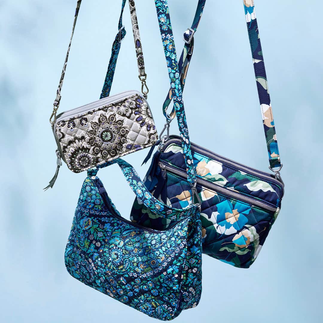 ヴェラブラッドリーのインスタグラム：「Three new patterns here just in time to make your summer hands-free! Shop new arrivals at the link in our bio!  #verabradley #summer #pattern」