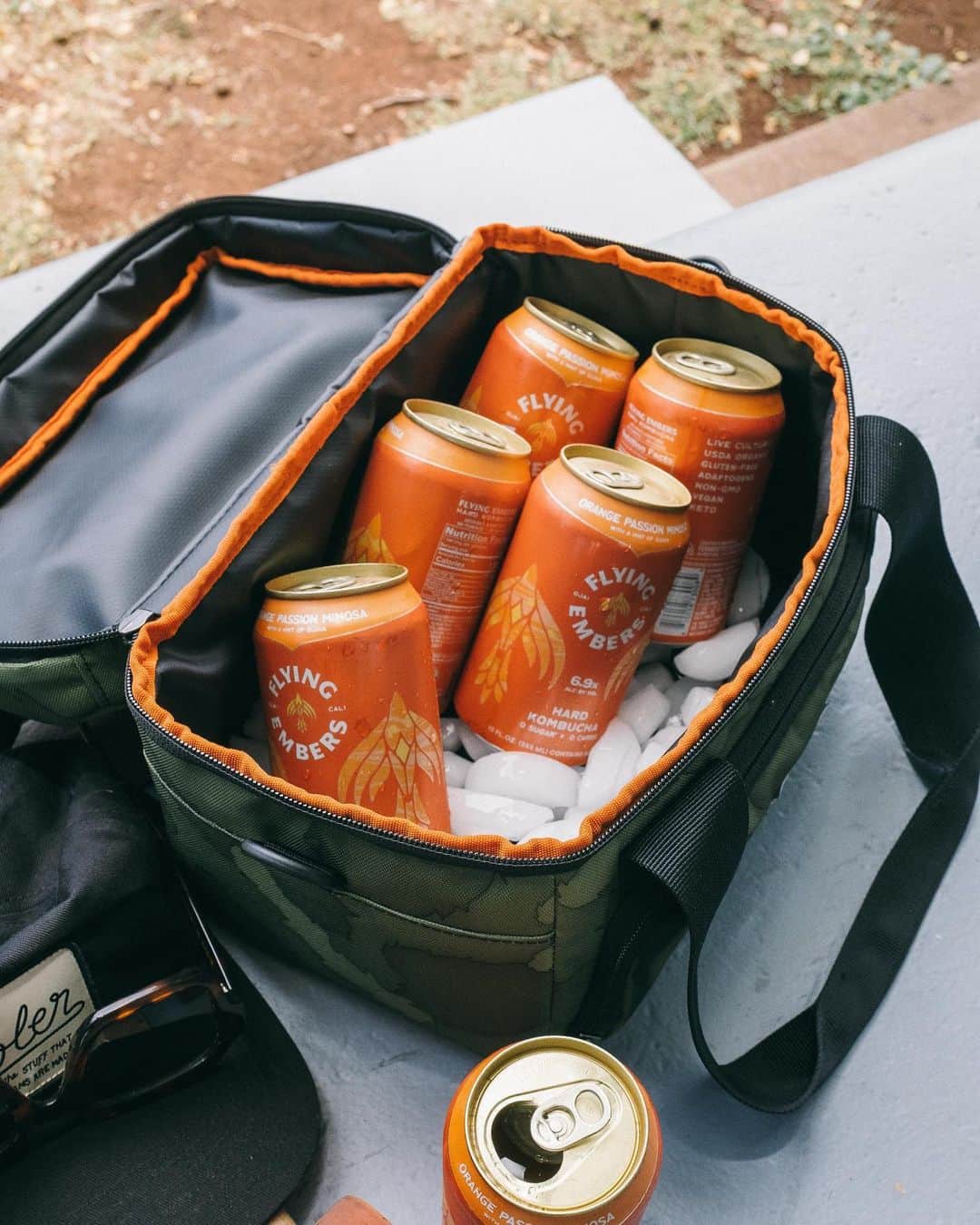 Poler Outdoor Stuffさんのインスタグラム写真 - (Poler Outdoor StuffInstagram)「The do-it-all camera carrier & beverage cooler🧊  A robustly padded & fully removable insert keeps your favorite camera setups cozy & protected, withdraw the insert and ice your beverages of choice in the seam sealed main compartment  #campvibes」6月16日 4時00分 - polerstuff