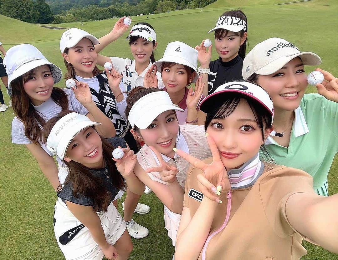 はるまさんのインスタグラム写真 - (はるまInstagram)「バーディーズカップ６月大会ありがとうございました⛳️💕 晴れてよかったー☀️  ラッキーセブン賞で#iomic さんからmimicのキャディバック頂きました🤩  来月は7月12日(水)セゴビアゴルフクラブインチヨダで開催致します🫶  来月も宜しくお願いします😆  #ゴルフ #ゴルフ女子 #ゴルフスイング #ゴルフ練習 #ゴルフスイング動画 #golf #golfswing #ゼクシオ #ゼクシオリバウンドドライブ #ゼクシオALLOK #golftoday #gtバーディーズ #バーディーズカップ」6月16日 9時24分 - 0112haruma