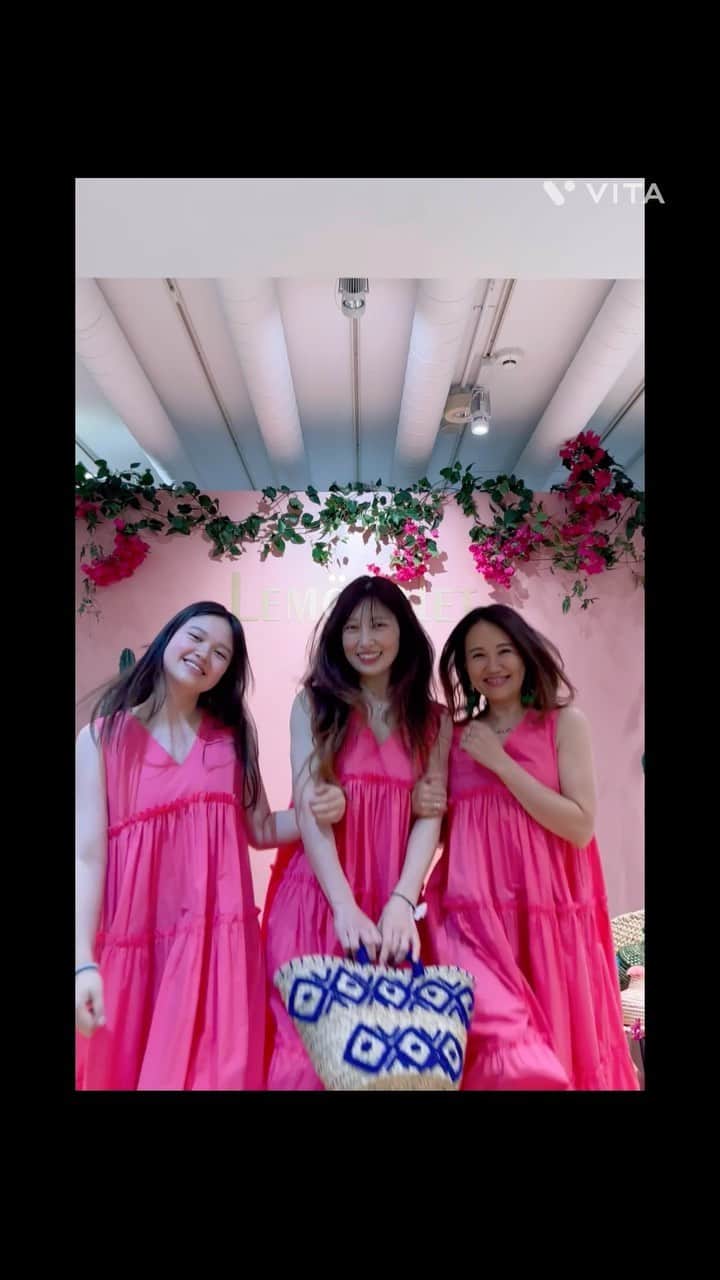 のインスタグラム：「@choyo_lemonplet_japan　展示会に行って来たよ👗 ピンクは永遠に好き💗  #fashion #洋服　#お洋服　#展示会」