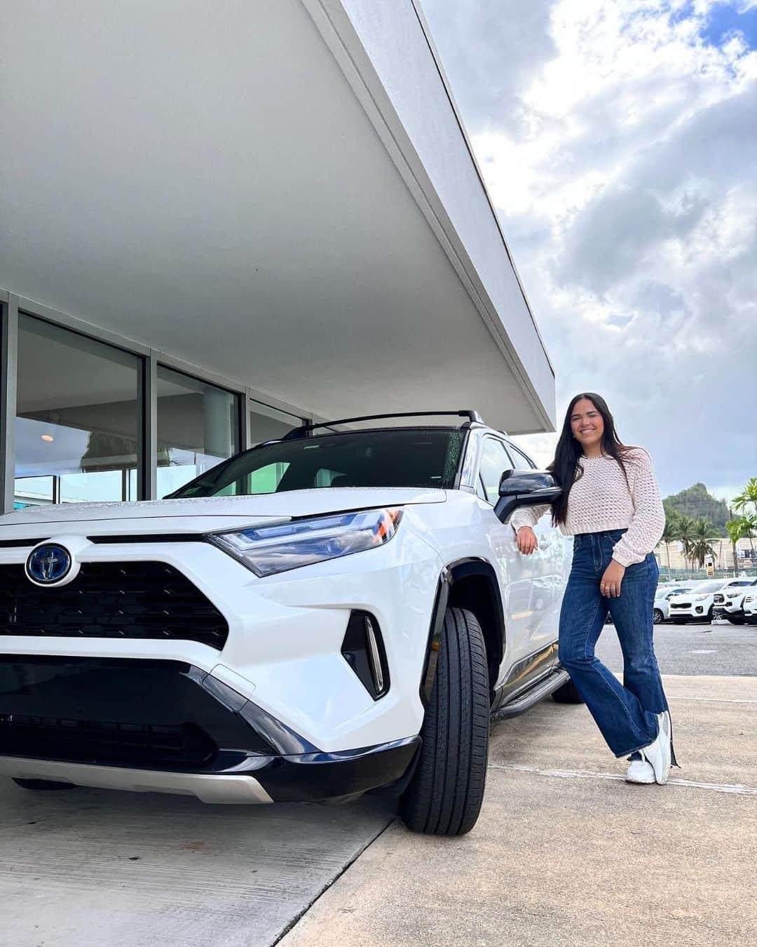 アドリアナ・ディアスのインスタグラム：「¡Mi Toyota Rav4 Híbrida me acompaña para todos lados!   #ad #ToyotaAmbassador #ToyotaRav4」