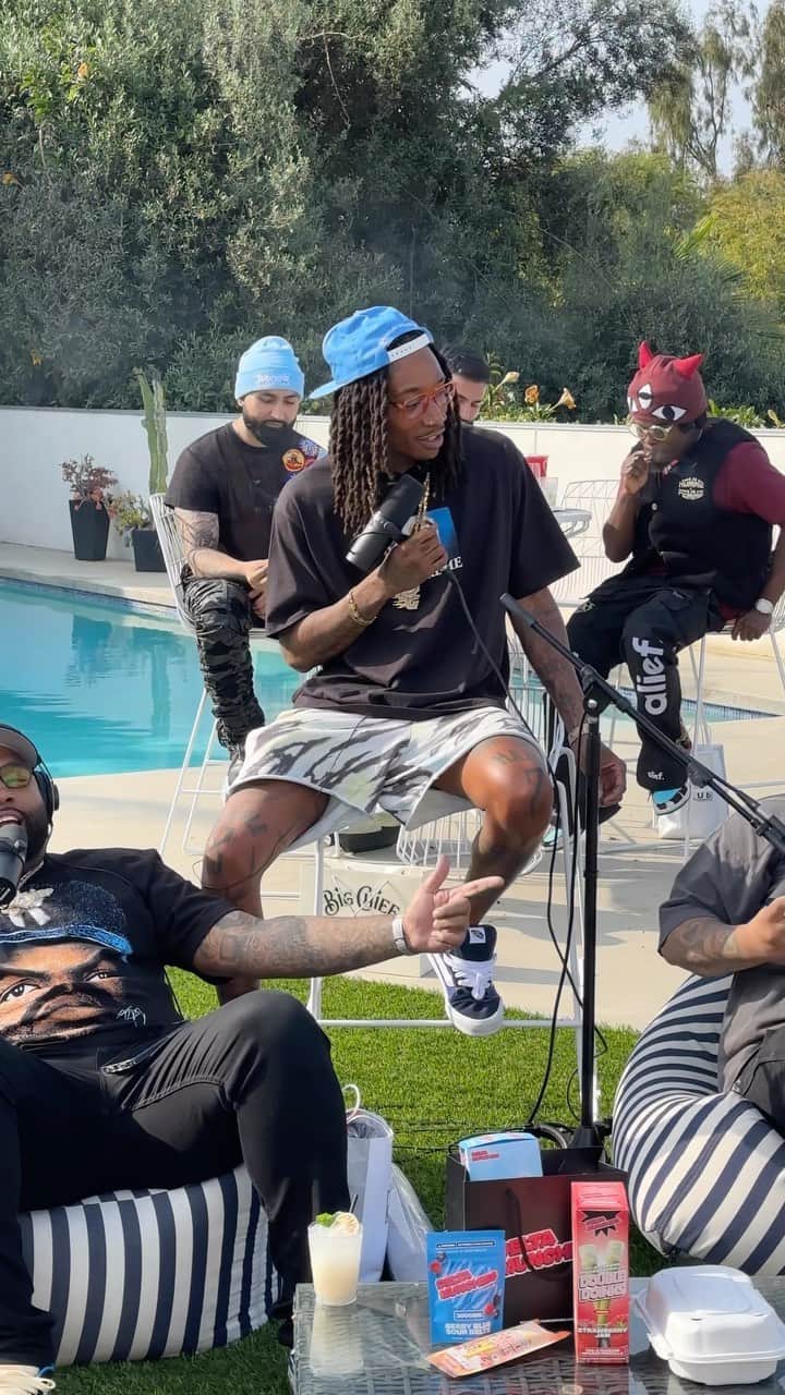 ウィズ・カリファのインスタグラム：「Good Knights Event   See Ya Mixtape Out Now✌🏾🍄☮️👀🫵🏽💜」