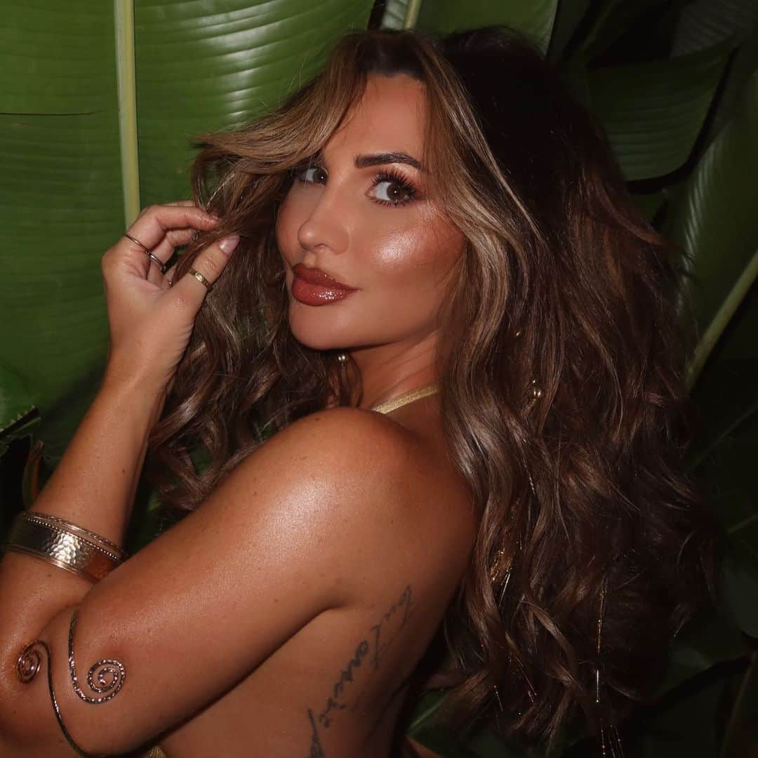 Rosanna Arkleさんのインスタグラム写真 - (Rosanna ArkleInstagram)「🌿」6月16日 5時50分 - rosannaarkle