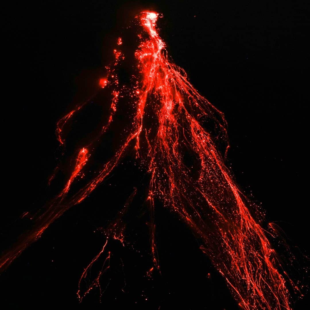 TIME Magazineのインスタグラム：「Thousands of people have been evacuated in the Philippines as the Mayon Volcano, a 1.5 mile-high volcano—the most active one in the Philippines—continues to spew lava.  National volcanologists have predicted that hazardous, eruptive activity could be imminent in weeks or days.  Link in bio.   Photograph by Aaron Favila—AP」