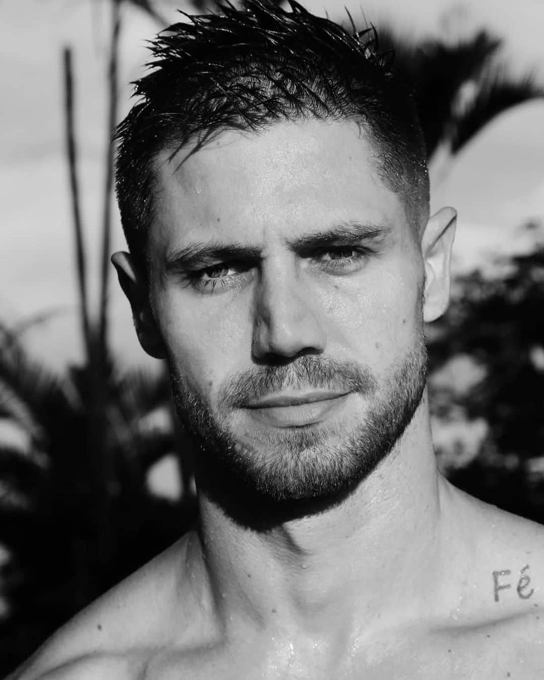 Jonas Sulzbachのインスタグラム：「Amo fotos em P&B 🖤 e como faz tempo que não posto vai essa sequência que curti demais ;)  📷 @moalmeida___」