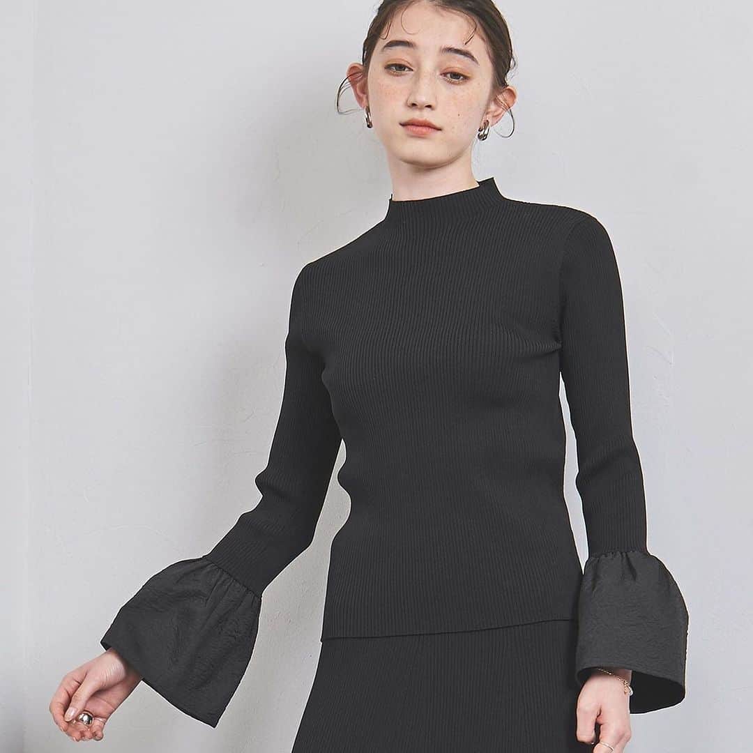UNITED ARROWS さんのインスタグラム写真 - (UNITED ARROWS Instagram)「オンラインストアにて「PRE ORDER 10％OFF CAMPAIGN」を開催中！先行予約対象アイテムから、人気スタイリストの金子綾さんに「甘めトップス」をテーマに６つのトップスを選んでいただきました。キャンペーン対象のアイテムは6/25(日)までに予約いただければ、10％OFFでご購入いただけます。金子さんが実際にコーディネートを組んだスタイリングやアイテム詳細はライブコマース「買える UA LIVE」にてご覧いただけます。  ＜UNITED ARROWS＞ カットジャカード バルーンスリーブ ブラウス ¥30,800 → ¥27,720 （10%OFF期間中）  ＜UNITED ARROWS＞ フリル 7SL ブラウス ¥19,800 → ￥17,820（10%OFF期間中）  ＜UNITED ARROWS＞ ケープ カーディガン ¥26,400 → ¥23,760 （10%OFF期間中）  ＜UNITED ARROWS＞ リボン カットジャカード 8SL ブラウス ¥25,300 → ¥22,770 （10%OFF期間中）  ＜UNITED ARROWS＞ ジャカードコンビ フレアスリーブ ニット ¥19,800 → ¥17,820（10%OFF期間中）  ＜AEWEN MATOPH＞ ポリエステル シャーリング キャミソール ¥22,000 → ¥19,800 （10%OFF期間中）  【PRE ORDER CAMPAIGN】 ハウスカード会員様へ感謝の気持ちを込めまして、2023年秋の予約対象商品を10%OFFでお買い上げいただける先行予約会「PRE ORDER CAMPAIGN」 この秋注目のアイテムやブランドの他、ここだけでしか買えない別注アイテムをお得に手に入れられる特別な機会です。ぜひこのキャンペーンをご利用ください。  ▶︎開催時期 2023年6月12日(月)10:00～6月25日(日)23:59  ▶︎開催店舗 UNITED ARROWS ONLINE  #UnitedArrows #unitedarrowswomens  #ユナイテッドアローズ #金子綾 #甘めトップス」6月16日 18時34分 - unitedarrows_official