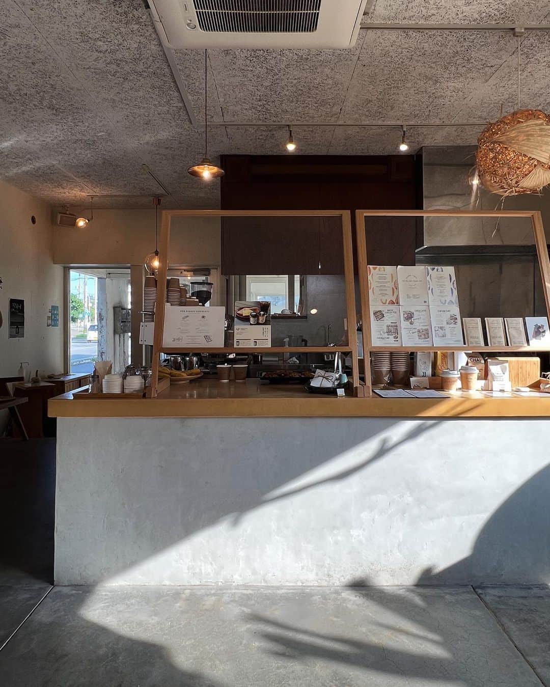 TOMOYAさんのインスタグラム写真 - (TOMOYAInstagram)「. 宮古の美味しいコーヒー屋さん☕️ ここのラテ毎日飲みたい。  #ensemblecoffee #miyakojima」6月16日 18時40分 - tomoya_hagiwara
