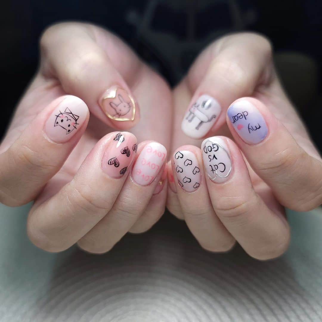 Yingのインスタグラム：「Reference pic provided by client  Base: Didier Fiber Base Nude and Soft White Art: PREGEL MUSE M1006, M1007, PREGEL Art Liner Black Chrome art: Bettygel Non Wipe Art Deco Gel and PREANFA Mirror Powder Champagne, Ruyiya silver chrome  SHOP: @nailwonderlandsg www.nailwonderland.com」