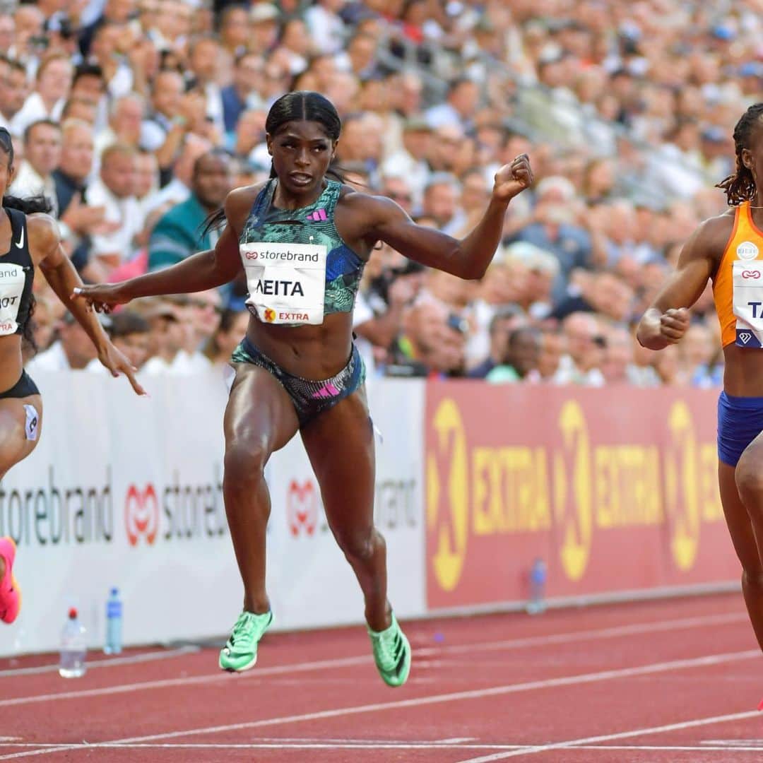 のインスタグラム：「10.98 last night in Oslo! 😍⚡️  Happy with last nights race @bislettgames , first diamond league of the season and another sub 11 clocking! 🔥💎  1️⃣0️⃣  Can’t wait for my next raceeee   Let’s go!! 😈」