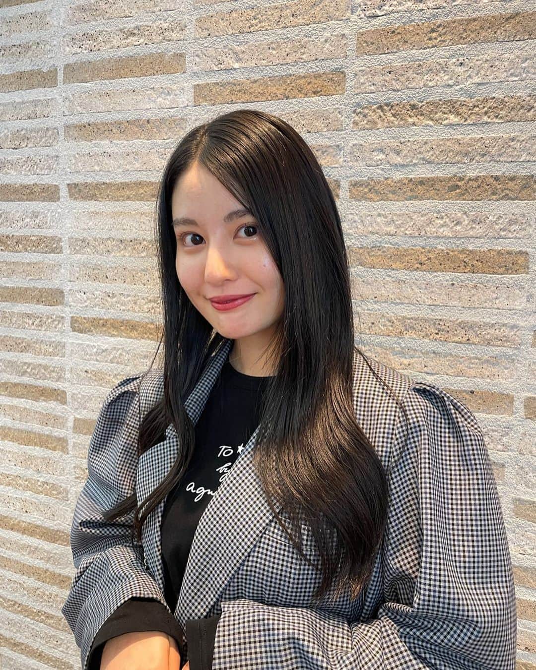 のインスタグラム：「☺︎ お知らせです  劇団ノーティーボーイズ ACT.24 「OUT OF IT -向日葵の季節にそれ想う？-」 に出演させていただきます！  2023年7月18日(火)〜7月23日(日) 築地本願寺ブディストホール  ぜひ観に来てください（＾ν＾）」