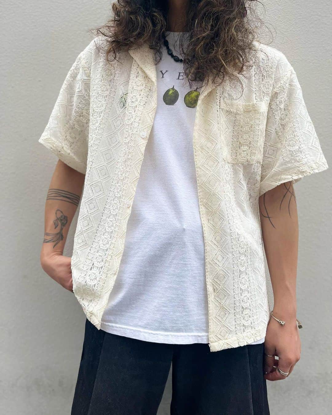のインスタグラム：「ㅤㅤㅤㅤㅤㅤㅤㅤㅤㅤㅤㅤㅤ 【　Fafatt lace shirt 】  #古着 #古着屋 #東京 #下北 #下北沢 #下北沢古着 #下北沢古着屋 #フラミンゴ下北沢店　#レースシャツ #柄シャツ #fafatt #laceshirt #shirt #vintage#mens#ladies#fashion#tokyo#shimokitazawa #优质的 #下北泽　#빈티지　#시모키타자와」