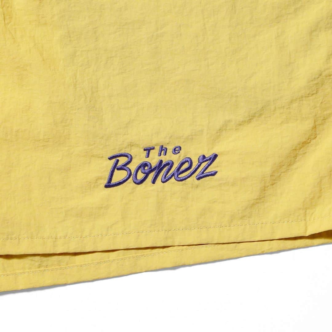 The BONEZさんのインスタグラム写真 - (The BONEZInstagram)「The BONEZ Summer Shorts PRICE:¥5,000- (in tax)  速乾性のある素材で梅雨シーズンにも最適‼︎ワイドハーフパンツ。 DlOP氏によるThe BONEZフォントを刺繍にて裾にあしらった着用コーディネートしやすいアイテムとなっている？ 6/17 SATANIC CARNIVAL 2023より販売開始‼︎ #thebonez  #sataniccarnival」6月16日 18時30分 - the____bonez