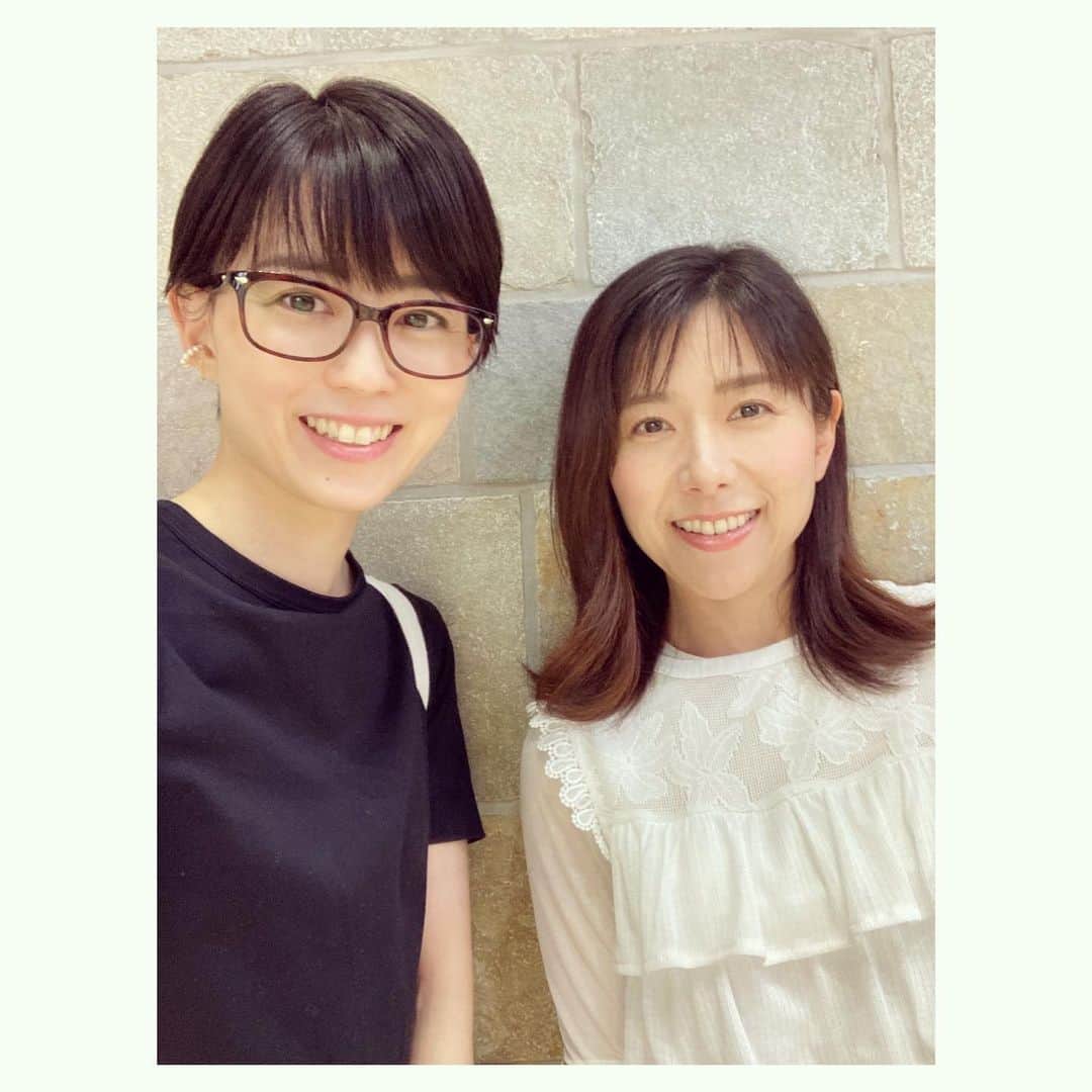 のインスタグラム：「・ ・  Finally!!!  出会った19歳の頃、思えば東京に来て同じ業界で1番最初に1番仲良くなった心友なんだよなあ。  今こうやってお互いがHappyだねと笑えることが奇跡。  @matsushita_megumi   #心友 #やっと会えた❤️」