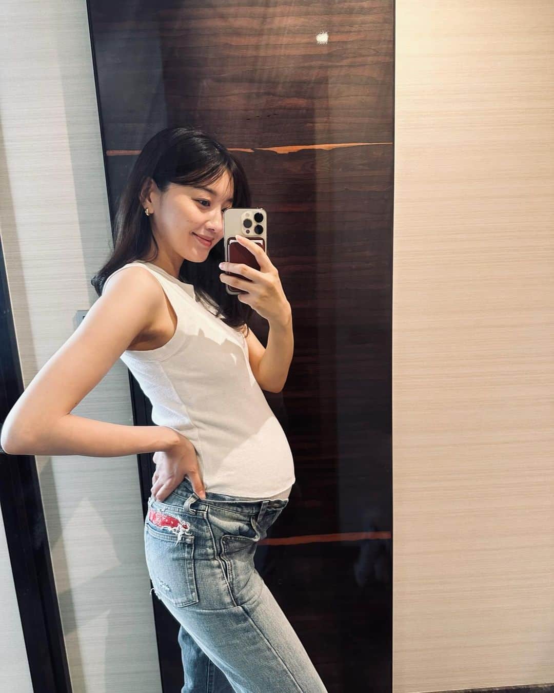 静麻波のインスタグラム：「👶🏻🍼🫧☁️🩵」